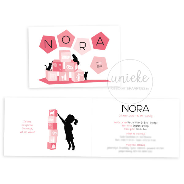 Voorzijde en binnenzijde van het kaartje van Nora