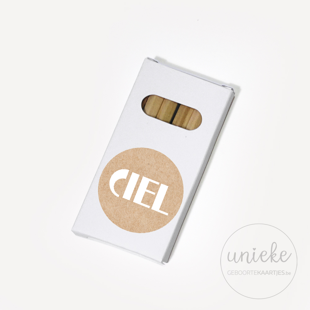 Stickertje Ciel op wit pakje potloodjes