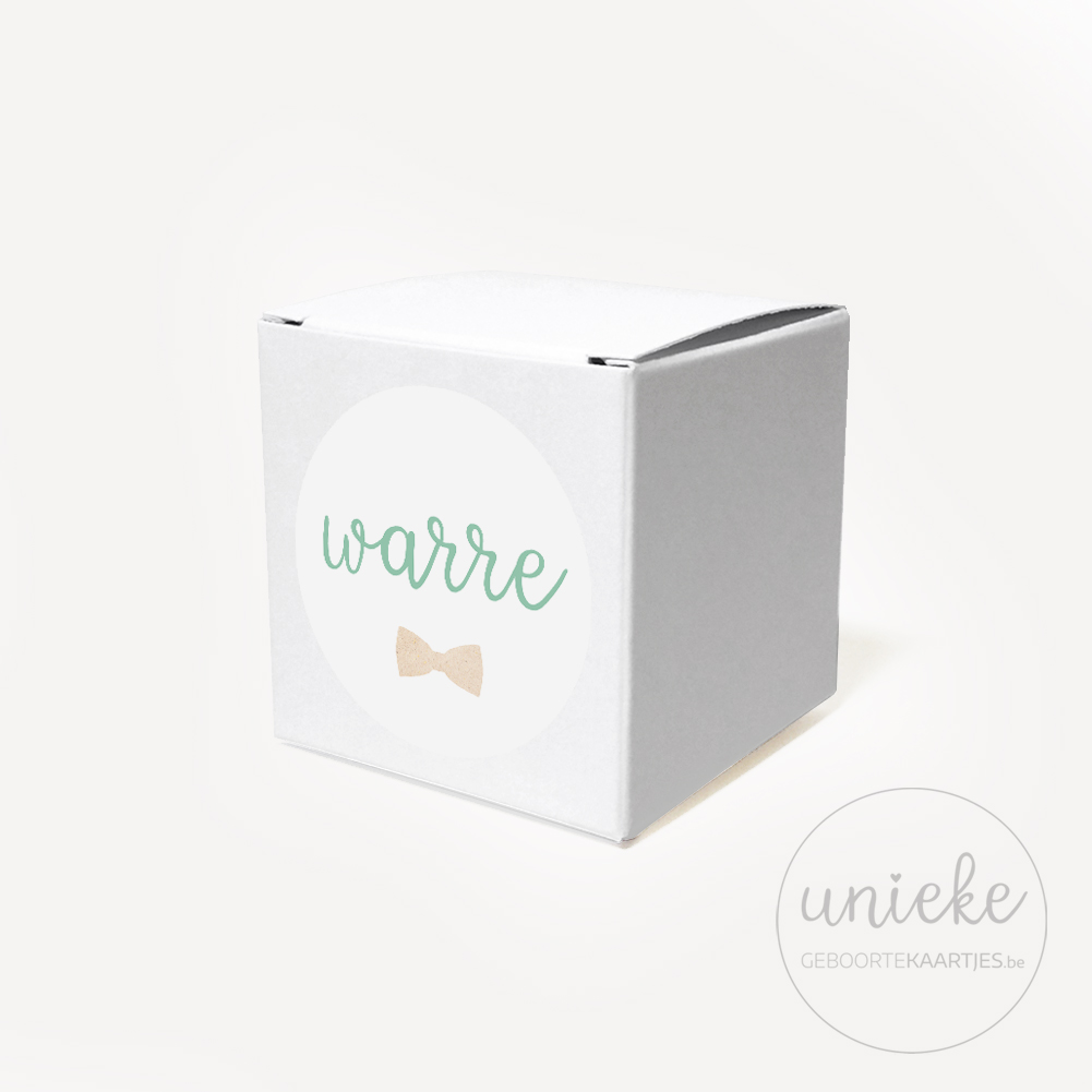 Stickertje Warre op wit doosje