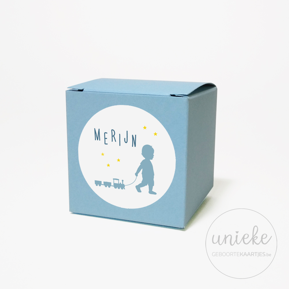 Stickertje Merijn op lichtblauw doosje