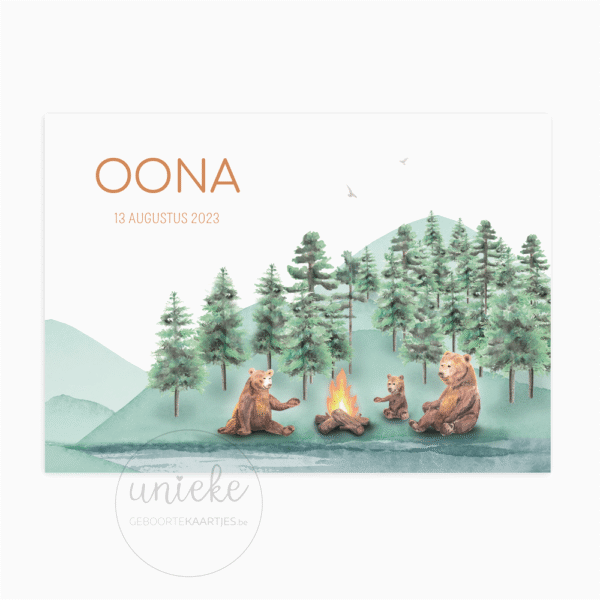 De voorkant van het geboortekaartje van Oona met beren aan het kampvuur