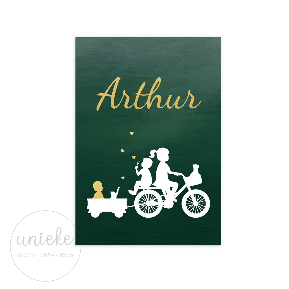 De voorkant van het geboortekaartje van Arhtur met een fiets