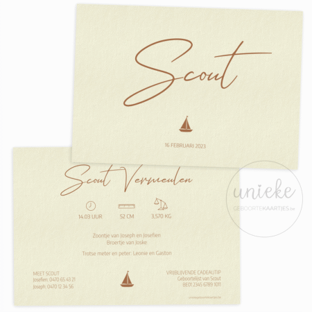 De voorkant en de achterkant van het kaartje van Scout met een bootje